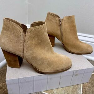 Alex‎ Marie Gleneva Nubuck Chelsea Block Heel Booties Brown/Tan Zip Up Size 9